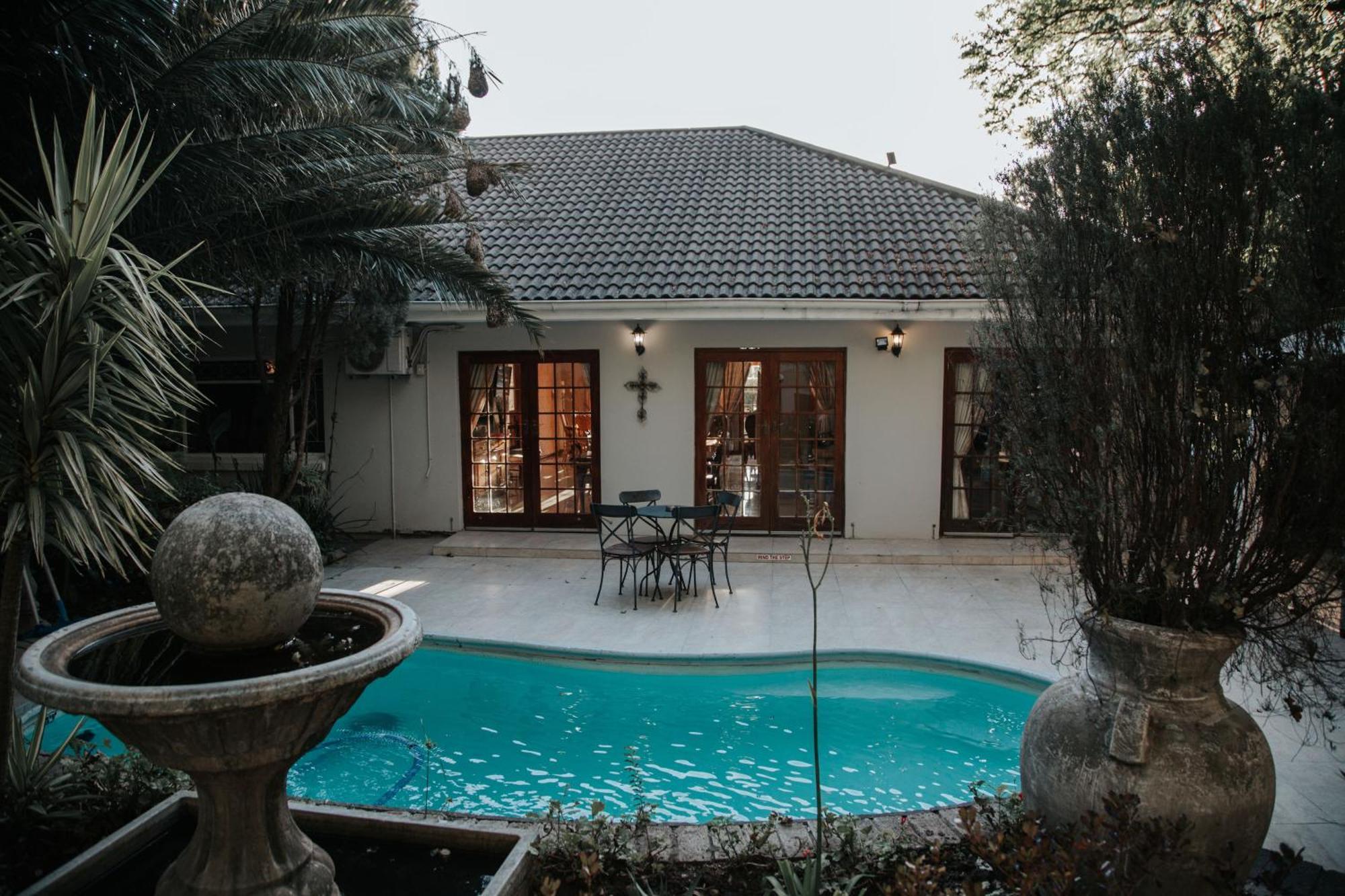The Symphony Guest House Queenstown Extérieur photo