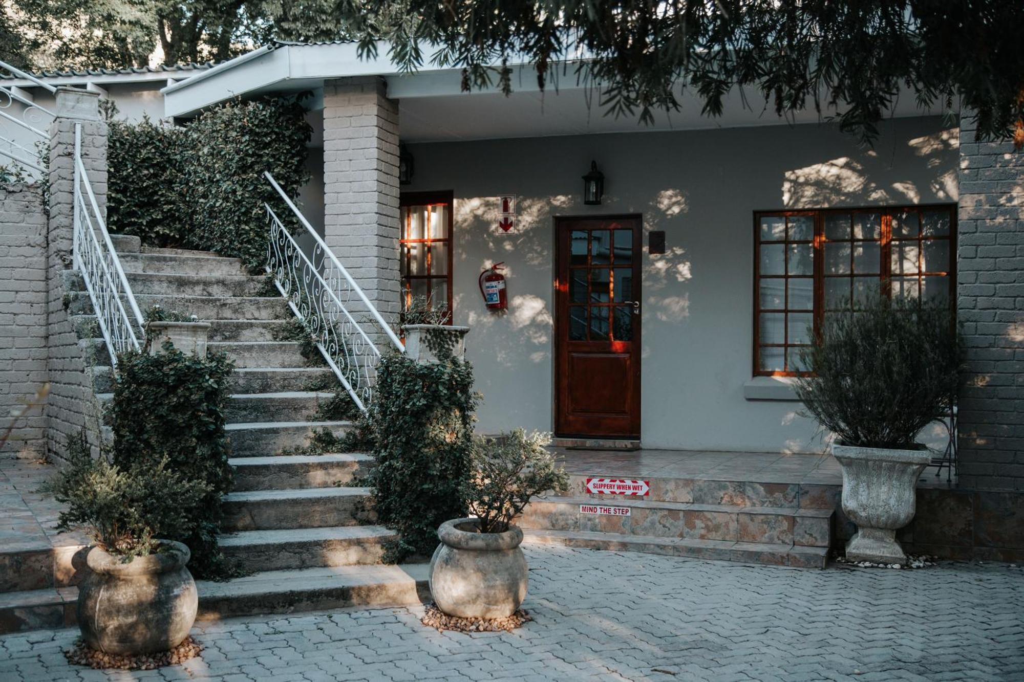 The Symphony Guest House Queenstown Extérieur photo